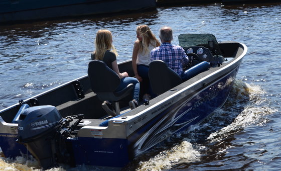 Absoluut Plakken Verzwakken Visboot huren in Friesland | Waterpark Terherne