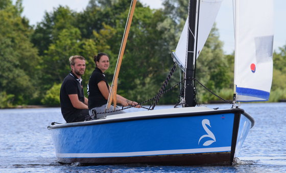 Hoora Valk met buitenboordmotor huren